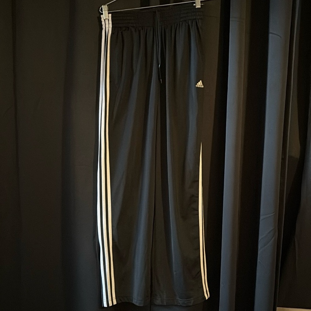 Adidas men’s sweatpants size medium